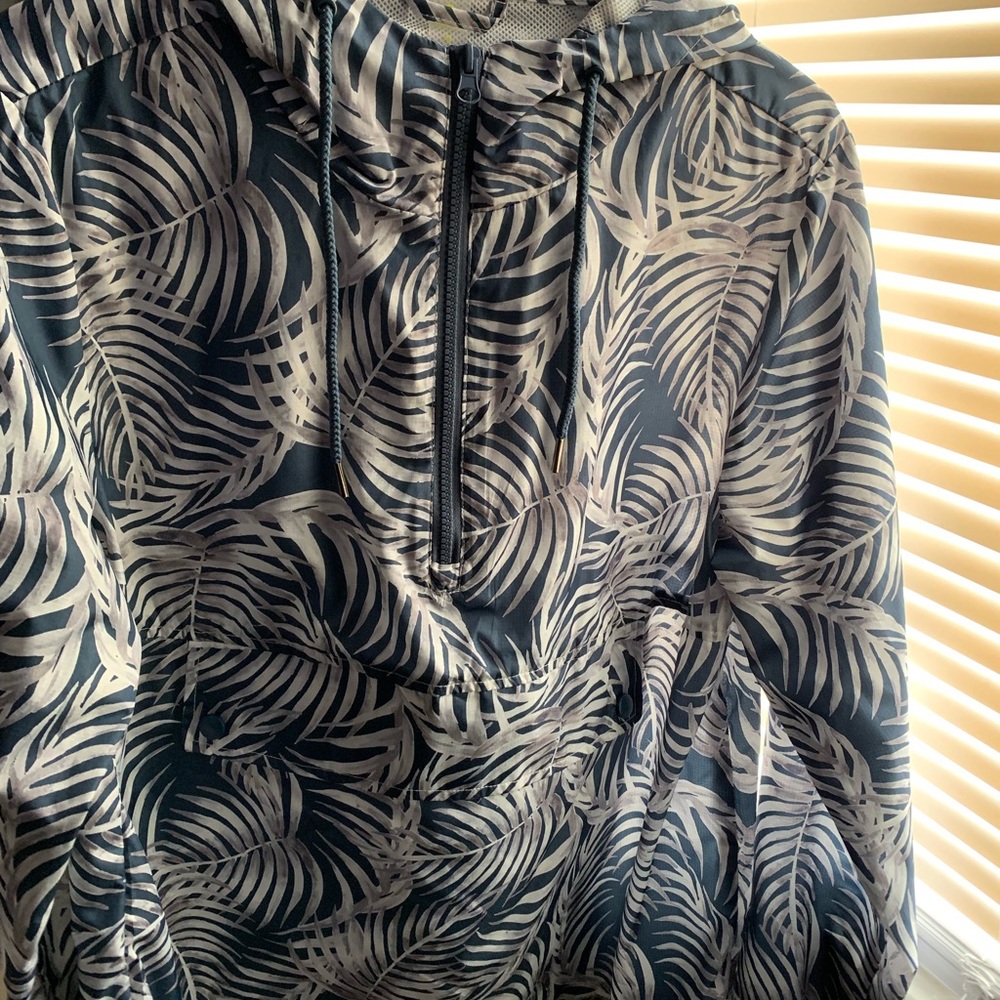Xersion windbreaker